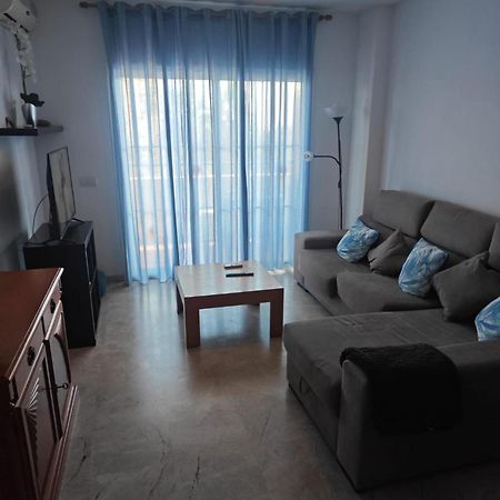Central 2-Bed Apartment In Estepona Port 외부 사진