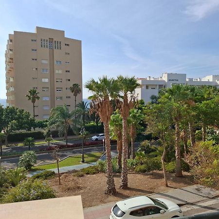 Central 2-Bed Apartment In Estepona Port 외부 사진