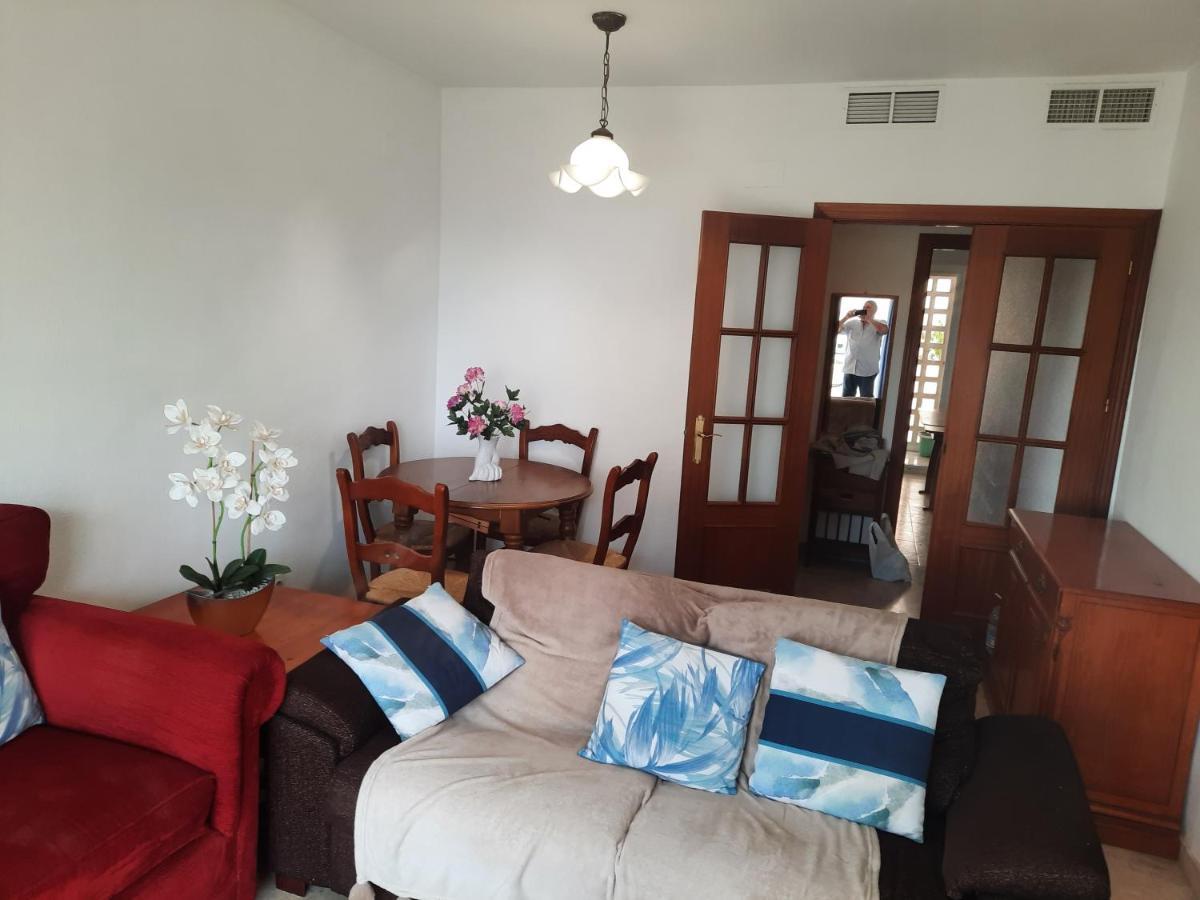 Central 2-Bed Apartment In Estepona Port 외부 사진