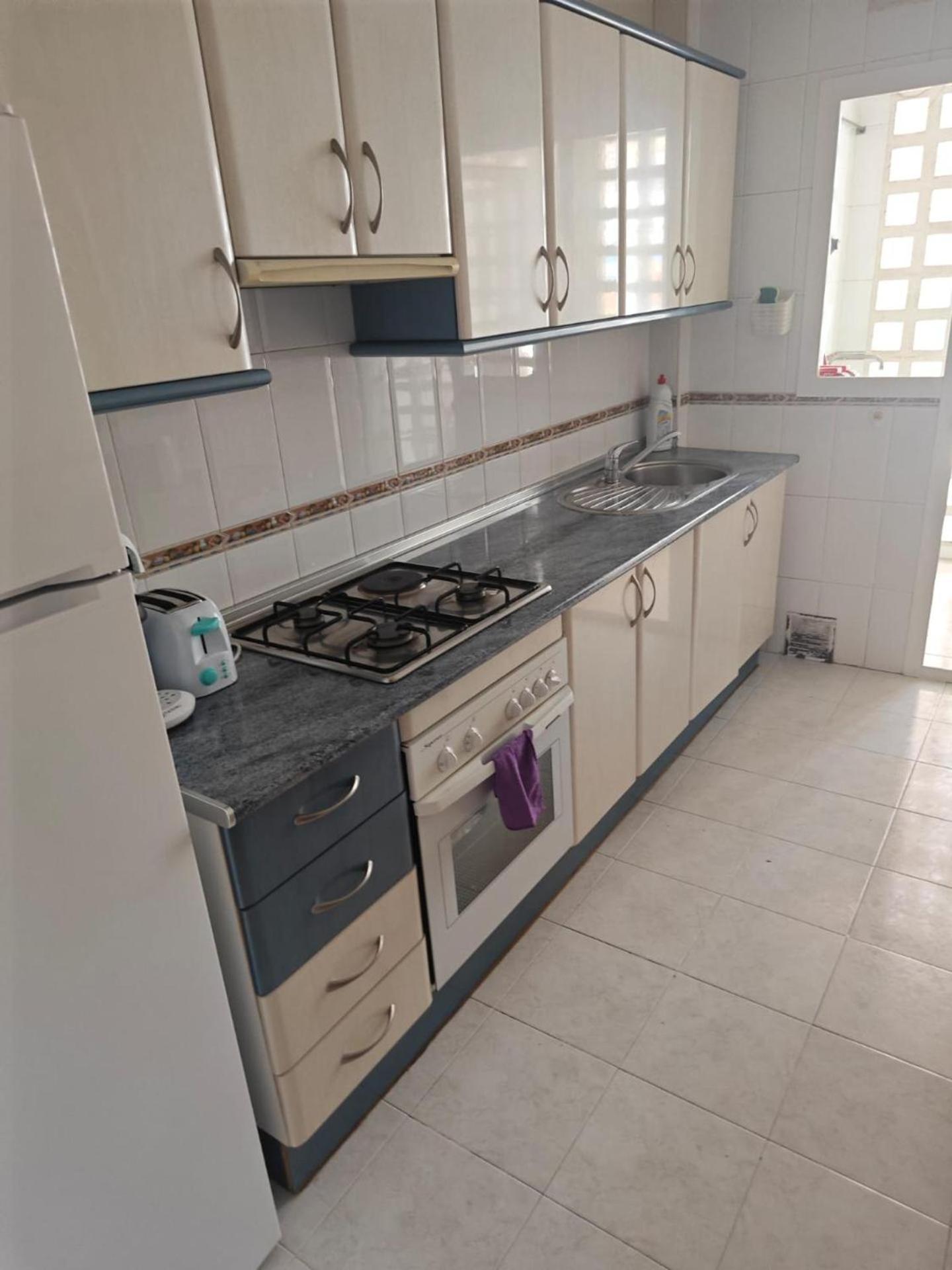 Central 2-Bed Apartment In Estepona Port 외부 사진