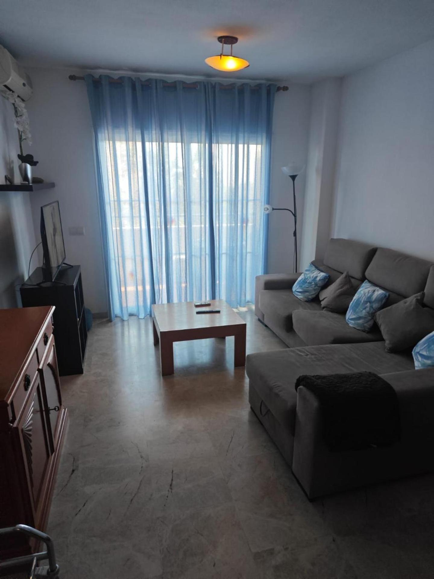Central 2-Bed Apartment In Estepona Port 외부 사진